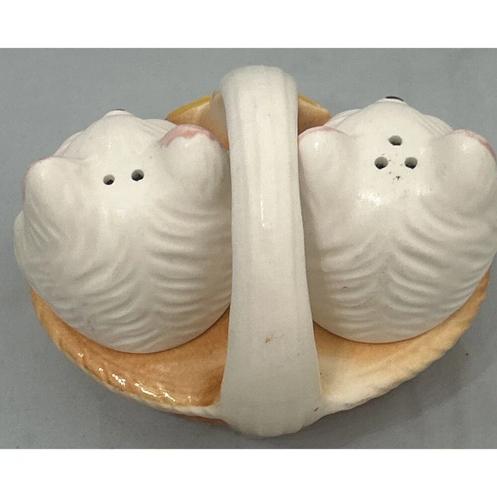 Vintage Ceramic White Cats in Basket Salt Pepper Shaker Set Japan